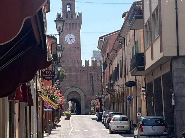 Palazzo in vendita a Nuovo Circondario Imolese, Castel San Pietro Terme