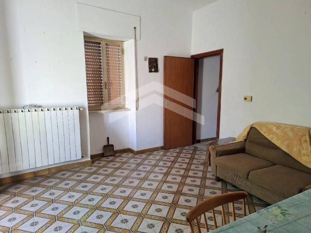 Palazzo in vendita a Castelbottaccio, Molise