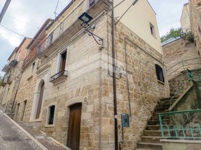 Palazzo in vendita a Lupara, Molise