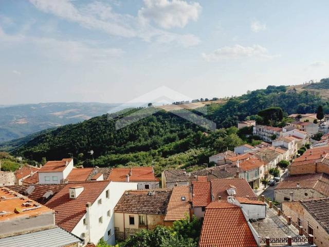 Palazzo in vendita a Castelbottaccio, Molise