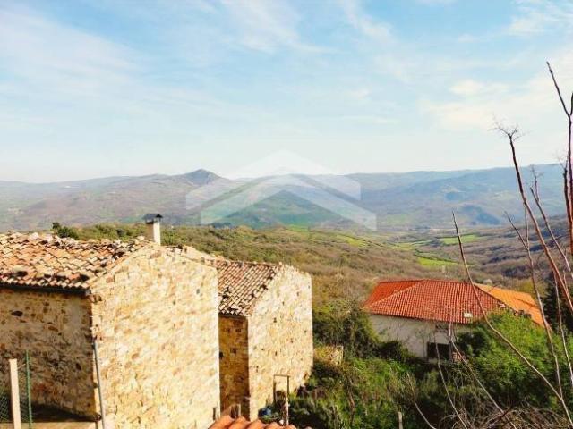 Palazzo in vendita a Castelbottaccio, Molise