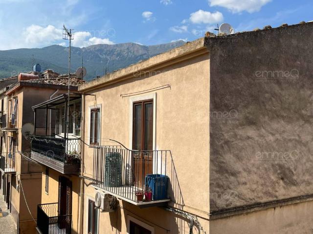 Palazzo in vendita a Castelbuono, Sicilia