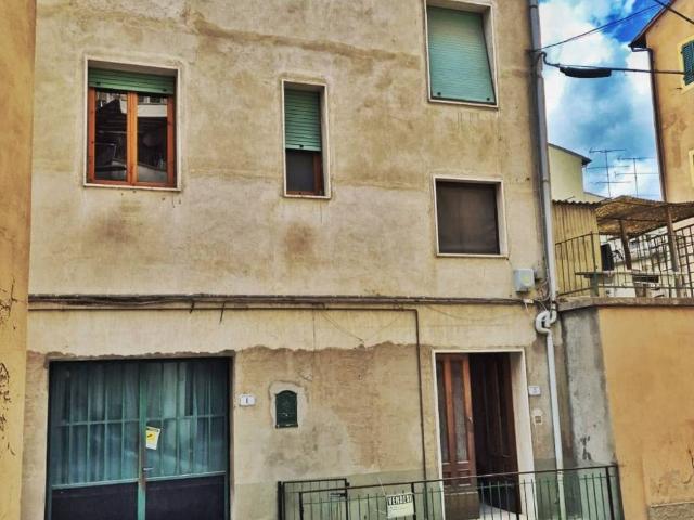 Palazzo in vendita a Unione dei Comuni Circondario dell'Empolese Valdelsa, Castelfiorentino