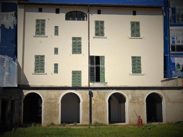 Palazzo in vendita a Unione dei Comuni Circondario dell'Empolese Valdelsa, Castelfiorentino