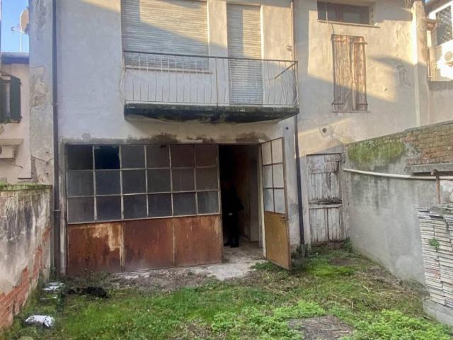 Palazzo in vendita a Castelfranco Veneto, Veneto