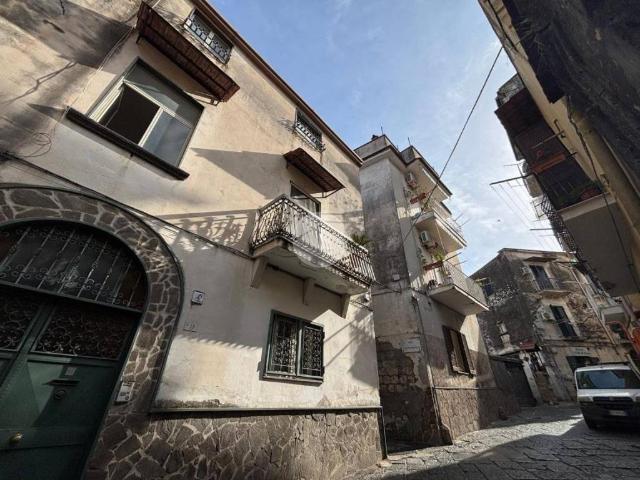 Palazzo in vendita a Privati, Castellammare Di Stabia