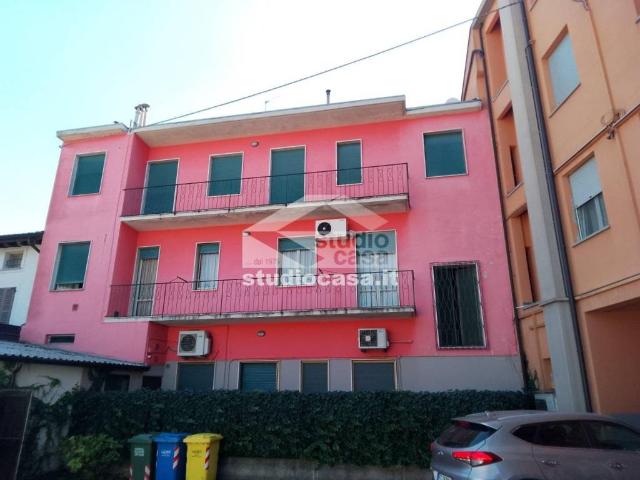 Palazzo in vendita a Castelleone, Cremona