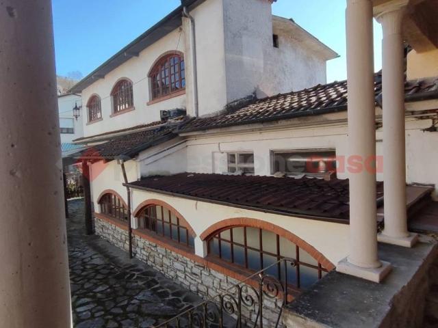 Palazzo in vendita a Unione Comuni Garfagnana, Castelnuovo Di Garfagnana