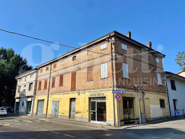Palazzo in vendita a Unione di comuni Terre di Castelli, Castelnuovo Rangone
