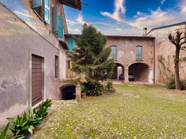 Palazzo in vendita a Castiglione Delle Stiviere, Lombardia
