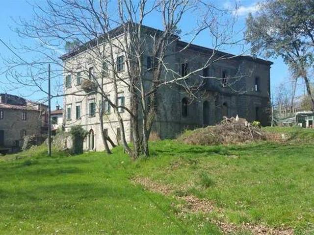 Palazzo in vendita a Unione Comuni Garfagnana, Castiglione Di Garfagnana