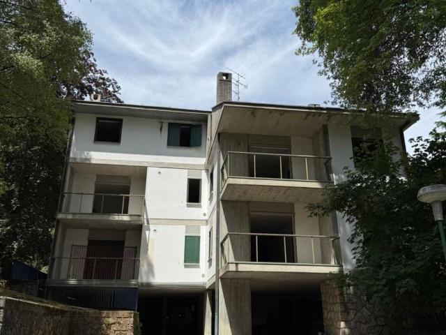 Palazzo in vendita a Dorga, Castione Della Presolana