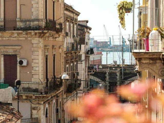 Palazzo in vendita a Centro storico, Catania