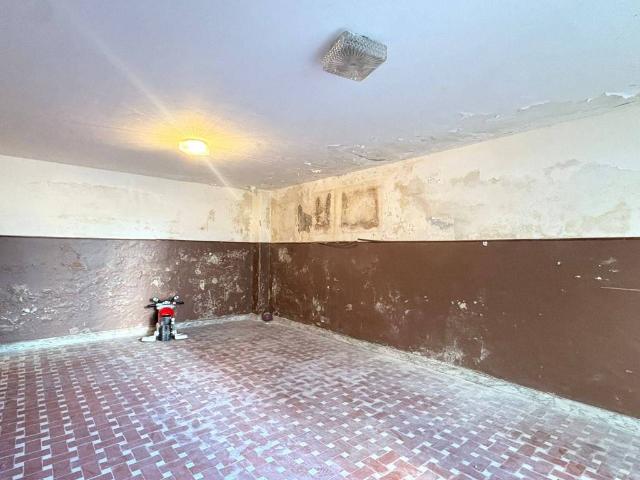 Palazzo in vendita a Picanello-Ognina-Barriera-Canalicchio, Catania