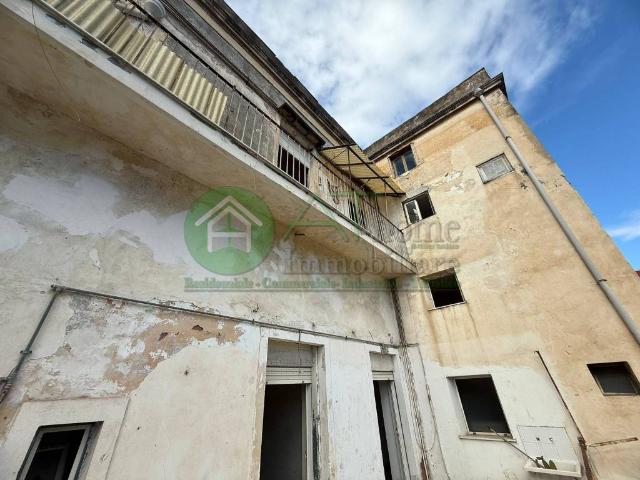 Palazzo in vendita a San Giovanni Galermo-Trappeto-Cibali, Catania