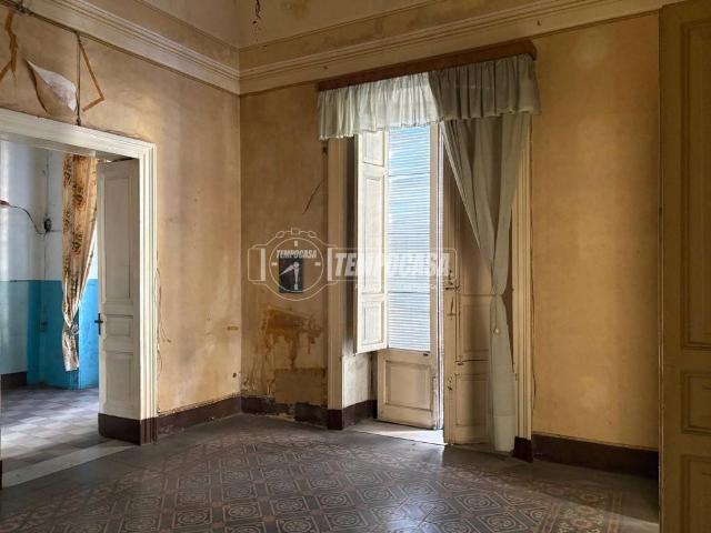 Palazzo in vendita a Centro storico, Catania