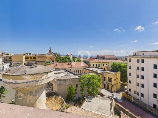 Palazzo in vendita a Centro storico, Catania