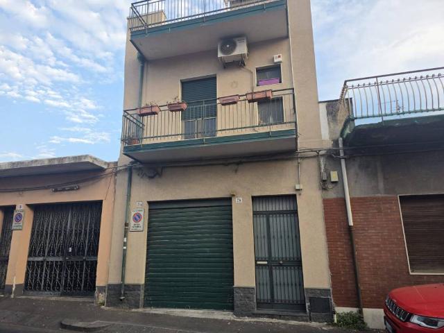Palazzo in vendita a San Giovanni Galermo-Trappeto-Cibali, Catania
