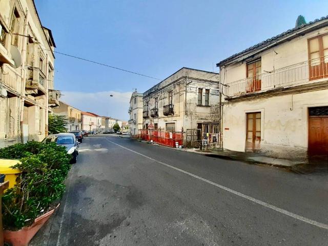 Palazzo in vendita a Dulcino, Calabria