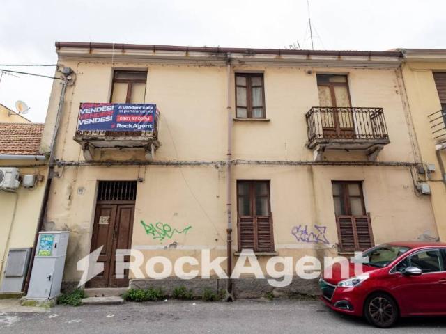 Palazzo in vendita a Pontepiccolo, Calabria