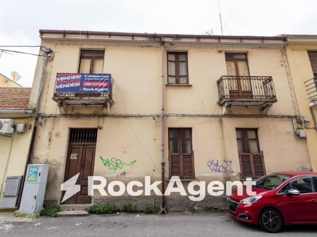 Palazzo in vendita a Pontepiccolo, Calabria