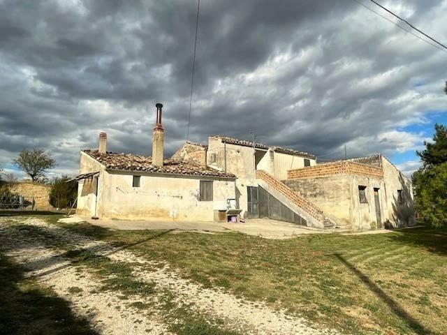 Palazzo in vendita a Catignano, Abruzzo