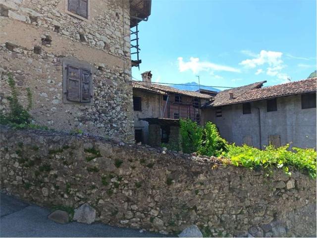 Palazzo in vendita a Comunità della Valle dei Laghi, Cavedine