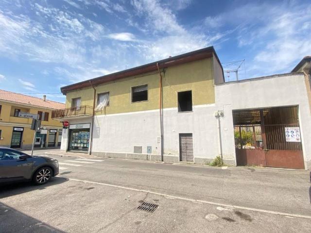 Palazzo in vendita a Cavenago Brianza, Lombardia