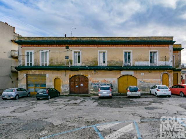 Palazzo in vendita a Ceglie Messapica Palazzo in vendita a Ceglie Messapica