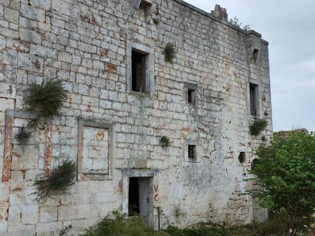Palazzo in vendita a Puglia, Brindisi