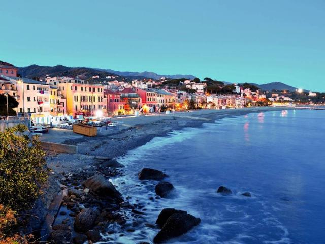 Palazzo in vendita a Pozzuolo Alto, Celle Ligure