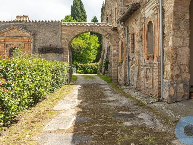 Palazzo in vendita a Celleno, Lazio
