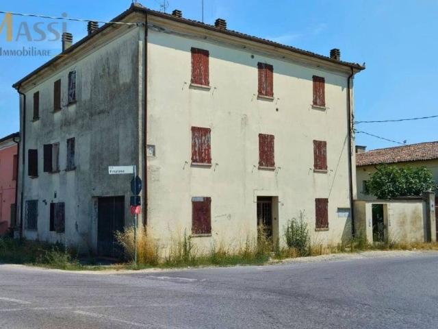 Palazzo in vendita a Unione Alto Ferrarese, Cento