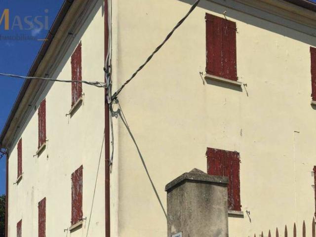 Palazzo in vendita a Unione Alto Ferrarese, Cento