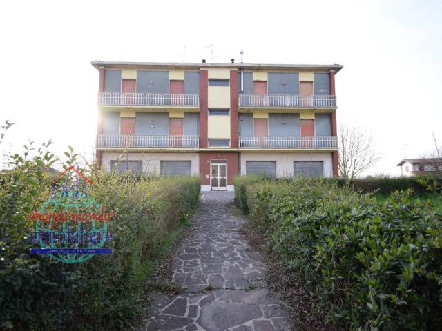 Palazzo in vendita a Unione Alto Ferrarese, Cento