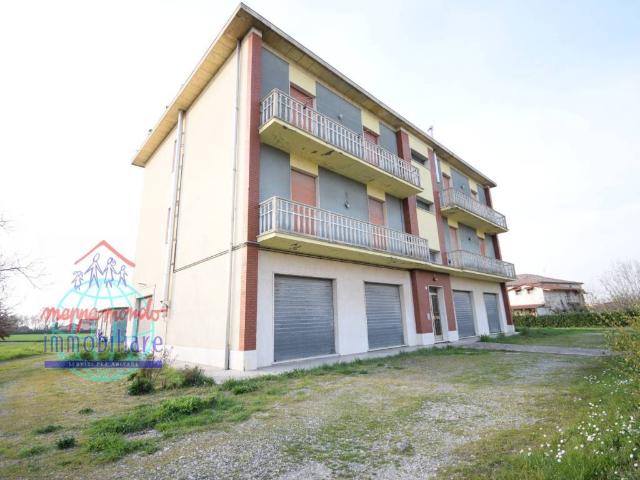 Palazzo in vendita a Unione Alto Ferrarese, Cento