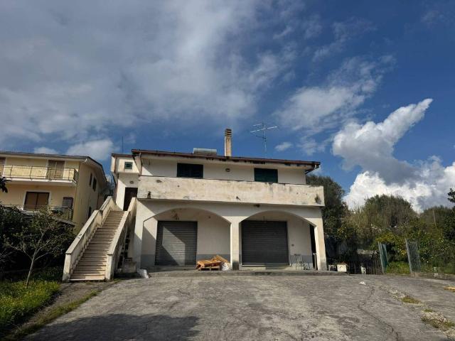 Palazzo in vendita a Centola, Campania