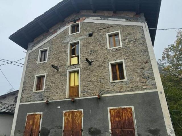 Palazzo in vendita a Prese-Montone, Ceresole Reale