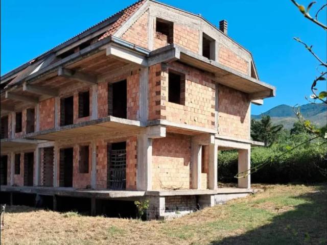 Palazzo in vendita a Cervaro, Lazio