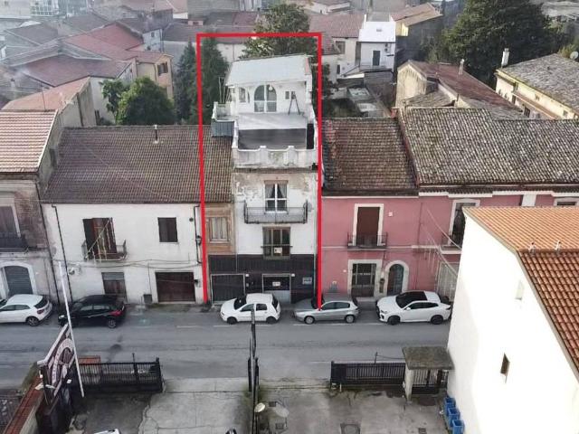 Palazzo in vendita a Cervinara, Campania
