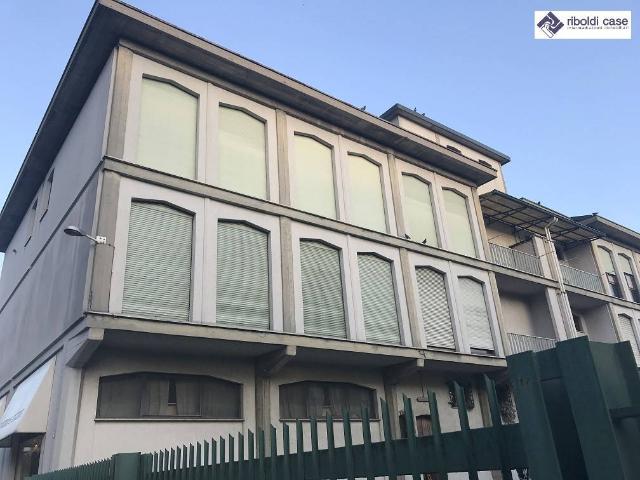 Palazzo in vendita a Cesano Maderno, Binzago