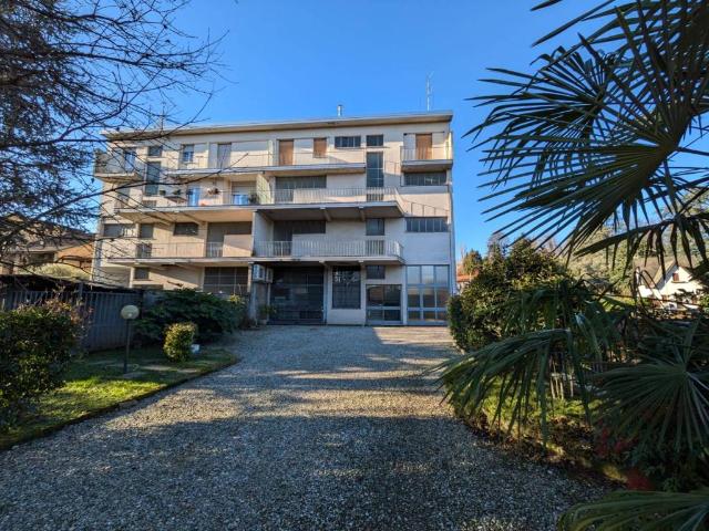 Palazzo in vendita a Cesano Maderno, Lombardia