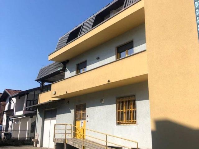 Palazzo in vendita a Cesate, Lombardia