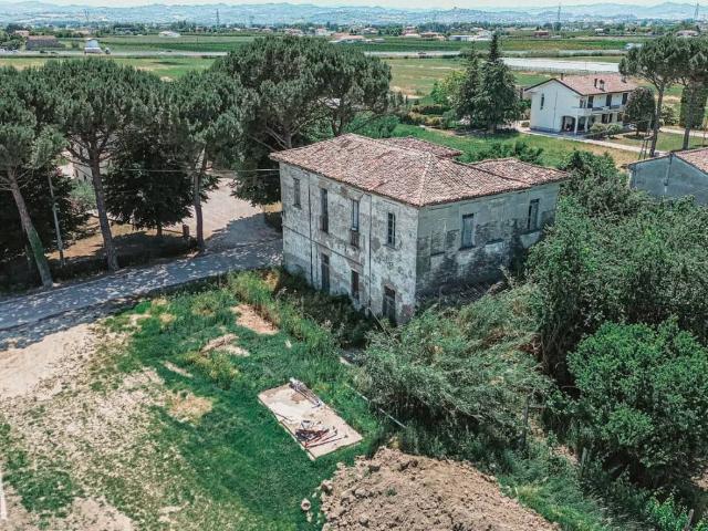 Palazzo in vendita a Unione dei comuni Valle del Savio, Cesenà