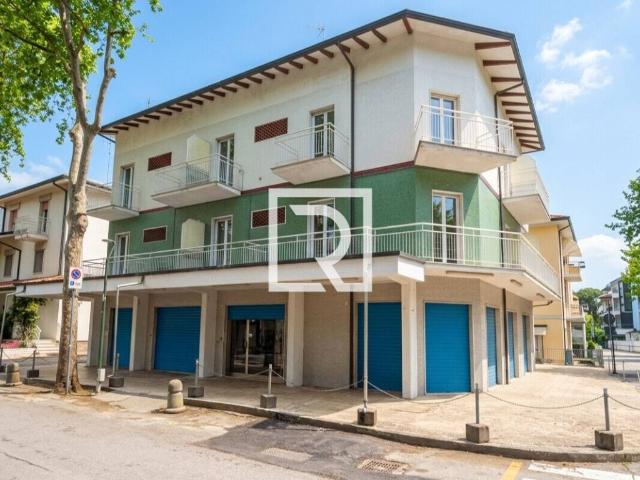Palazzo in vendita a Cesenatico, Reggio Emilia