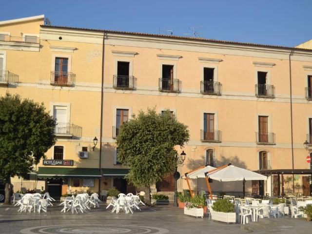 Palazzo in vendita a Cetraro Paese, Calabria