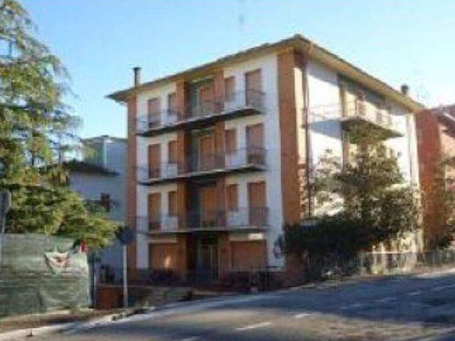 Palazzo in vendita a Chianciano Terme, Toscana