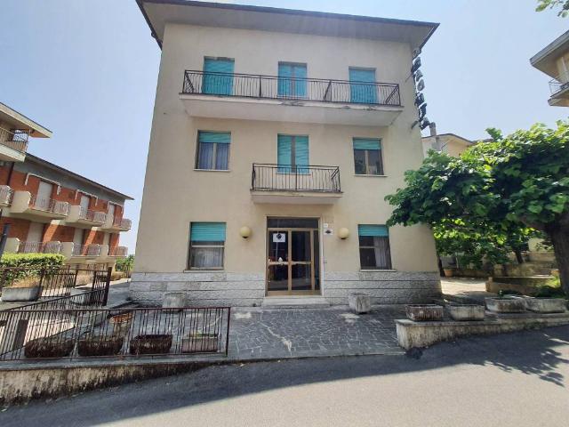 Palazzo in vendita a Chianciano Terme, Toscana