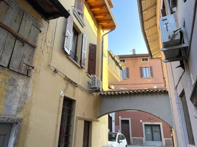 Palazzo in vendita a Chiari, Lombardia