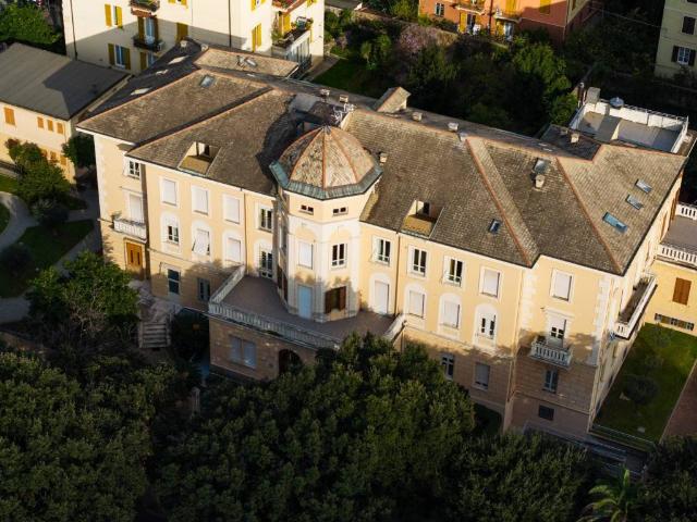 Palazzo in vendita a Sampierdicanne, Chiavari